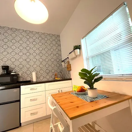 Unique Studio In Little Havana W/ Parking
